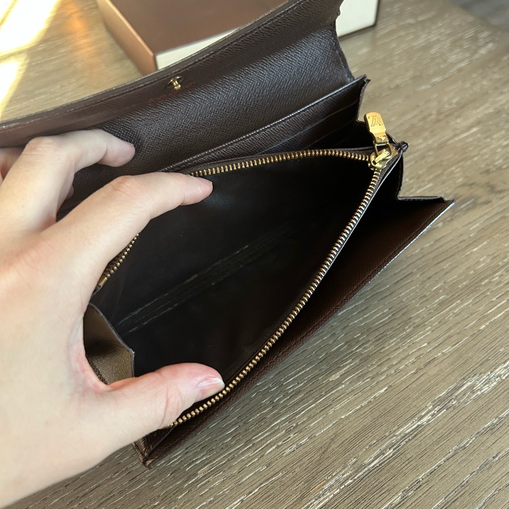 Authentic Louis Vuitton Damier Ebene Sarah Wallet - Picture 8 of 9